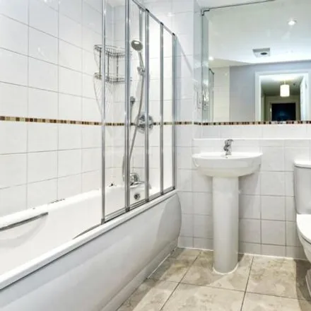 Image 4 - Guildford Centre, Martyr Road, Guildford, GU1 4LF, United Kingdom - Apartment for sale