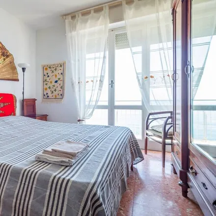 Rent this 2 bed apartment on 19013 Deiva Marina SP