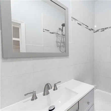 Image 6 - 2139 Pacific Street, New York, NY 11233, USA - Townhouse for rent