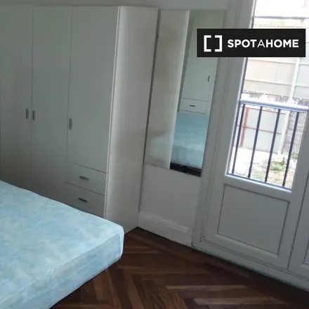 Rent this 7 bed room on Calle Cortes / Gorte kalea in 48008 Bilbao, Spain
