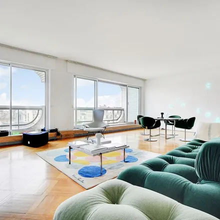 Rent this 4 bed apartment on 9 Route de Boulogne à Passy in 75016 Paris, France