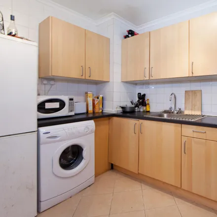 Image 3 - Pinnace House, 1-36 Manchester Road, Cubitt Town, London, E14 3JW, United Kingdom - Room for rent