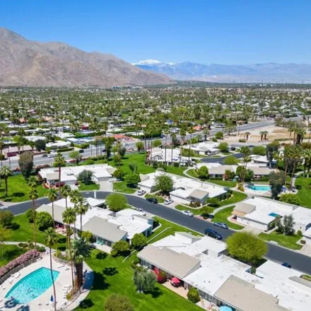Image 3 - 1713 Grand Bahama Drive West, Palm Springs, CA 92264, USA - Condo for sale