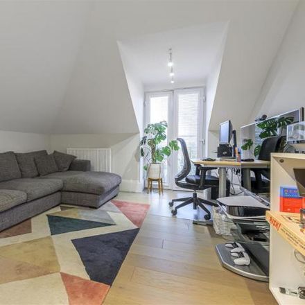 Rent this 1 bed apartment on The Avenue in London, KT5 8PJ