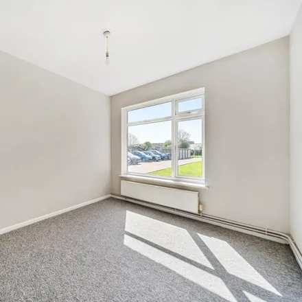 Image 2 - Greentrees Crescent, Sompting, BN15 9SR, United Kingdom - Apartment for rent