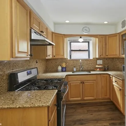 Image 4 - 26 Oliver Street, New York, NY 11209, USA - Apartment for sale