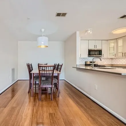 Image 3 - 20408 Shore Harbour Drive, Germantown, MD 20874, USA - Condo for sale