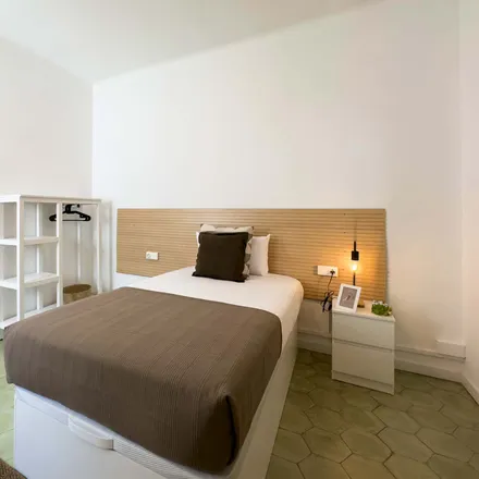 Rent this 1 bed room on Farmàcia Grau Gasulla in M. Isabel, Gran Via de les Corts Catalanes