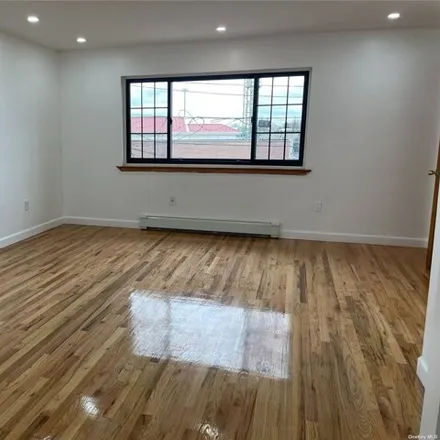 Image 2 - 615 East 102nd Street, New York, NY 11236, USA - House for rent