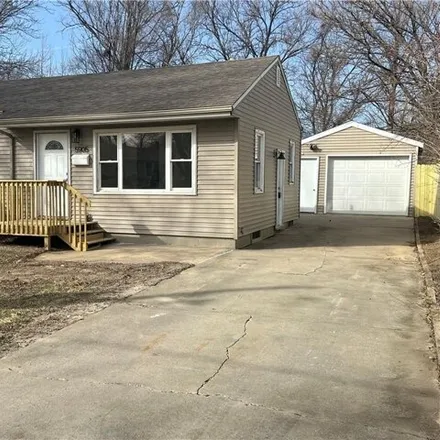 Buy this 3 bed house on 5941 Clark Street in Des Moines, IA 50311