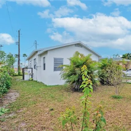 Buy this 3 bed house on 2376 Hope Street in Hollywood, FL 33020
