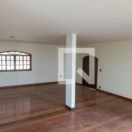 Rent this 5 bed house on Estrada Alcebíades Pinto in Cantagalo, Niterói - RJ