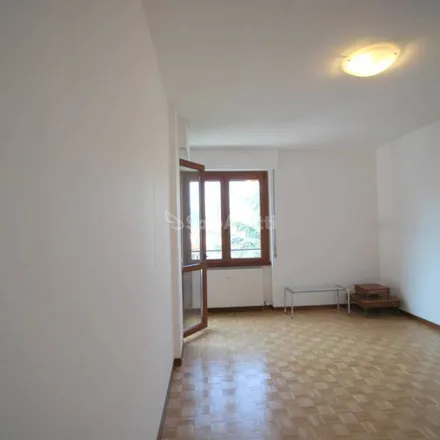 Image 3 - Via dell'Isola, 23900 Lecco LC, Italy - Apartment for rent