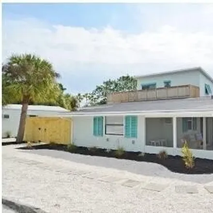 Image 2 - 176 South 11th Street, Cocoa Beach, FL 32931, USA - House for sale