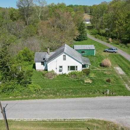 Image 2 - 6872 North Base Road, Brewersville, Jennings County, IN 47265, USA - House for sale