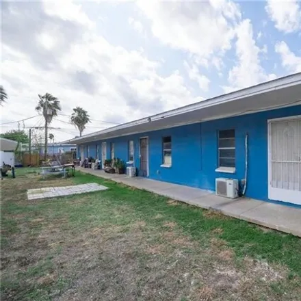 Buy this studio house on 933 West 1st Street in Mission, TX 78572