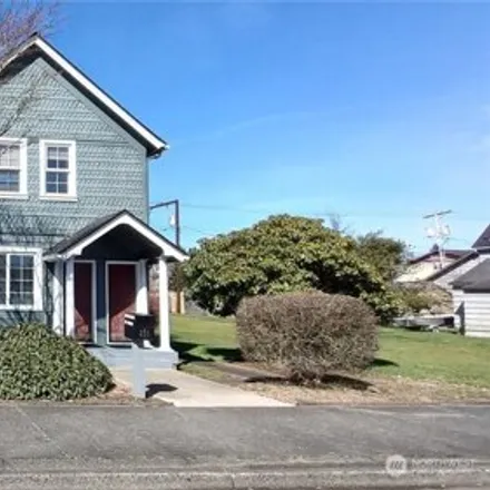Buy this studio house on 206 East 1st Street in Aberdeen, WA 98520
