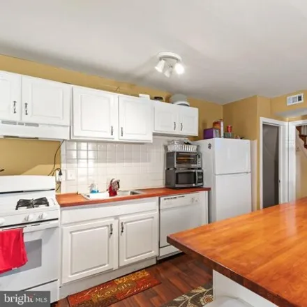 Image 8 - 2519 North Ellamont Street, Baltimore, MD 21216, USA - House for sale