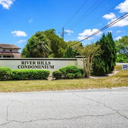 Image 2 - 1539 River Hills Circle East, Jacksonville, FL 32211, USA - Condo for sale