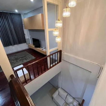 Rent this 3 bed townhouse on Krung Thai Bank in Sukhumvit Road, Khlong Toei District