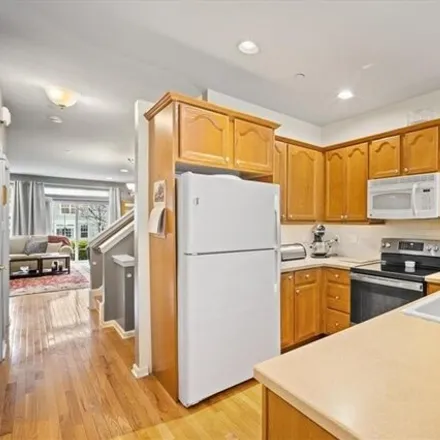 Image 2 - 308 Hudson Pointe Drive, City of Poughkeepsie, NY 12601, USA - Townhouse for sale