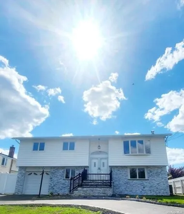 Buy this 4 bed house on 107 Beverly Road in Massapequa, NY 11758