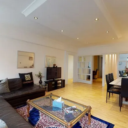 Rent this 4 bed apartment on Barrie House in Lancaster Gate, London