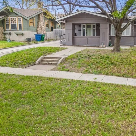 Buy this 3 bed house on 928 West Summit Avenue in San Antonio, TX 78201