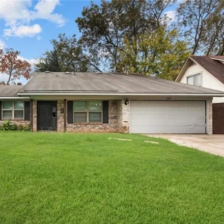 Buy this 4 bed house on 2406 Melrose Avenue in Green Acres, Bossier City