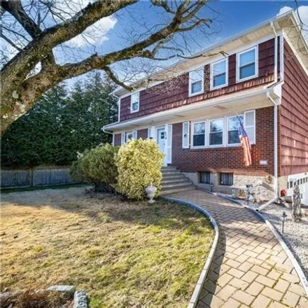 Image 3 - 514 Orchard Street, Village of Mamaroneck, NY 10543, USA - House for sale