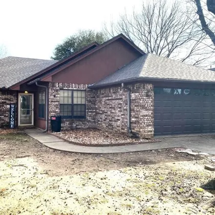 Rent this 3 bed house on 462 Oxford Drive in Sherman, TX 75092