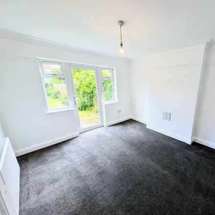 Image 6 - 32 Greenfield Gardens, Childs Hill, London, NW2 1HX, United Kingdom - House for rent
