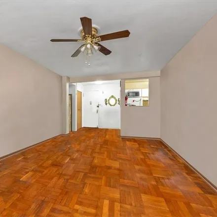Image 2 - 400 E. 17thStreet, 400 East 17th Street, New York, NY 11226, USA - Condo for sale