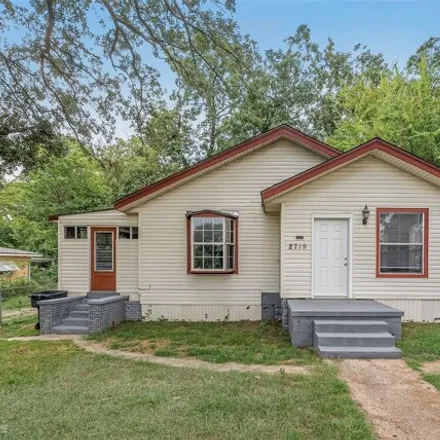 Buy this 3 bed house on 2757 West Maple Street in Shreveport, LA 71109