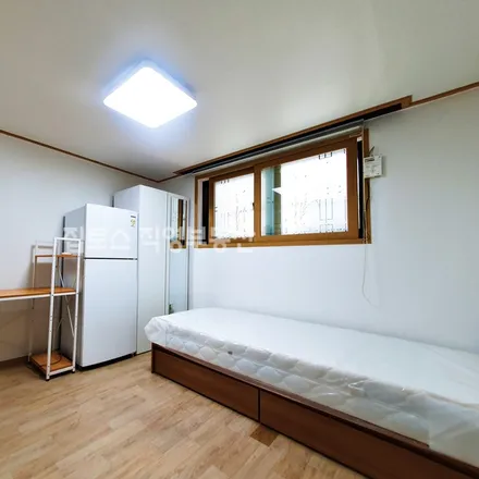 Rent this studio apartment on 서울특별시 관악구 봉천동 871-50