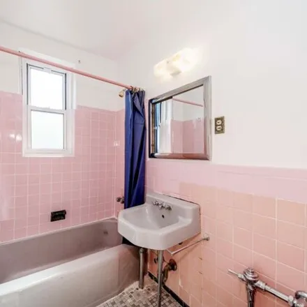 Image 6 - 2260 Benson Avenue, New York, NY 11214, USA - Apartment for sale