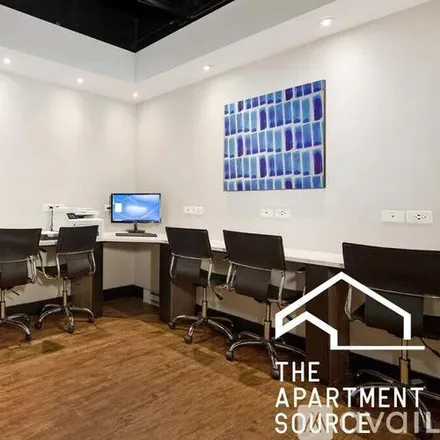 Image 3 - 1000 N La Salle Blvd, Unit 412 - Apartment for rent