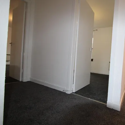 Image 7 - Boots, Whalers' Close, Dundee, DD4 6PH, United Kingdom - Apartment for rent