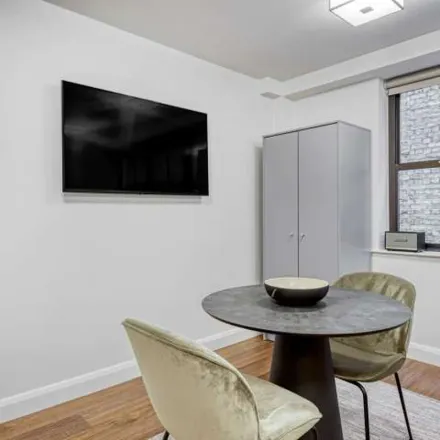 Image 5 - Peek House, 20 Eastcheap, Cornhill, London, EC3M 1DE, United Kingdom - Apartment for rent