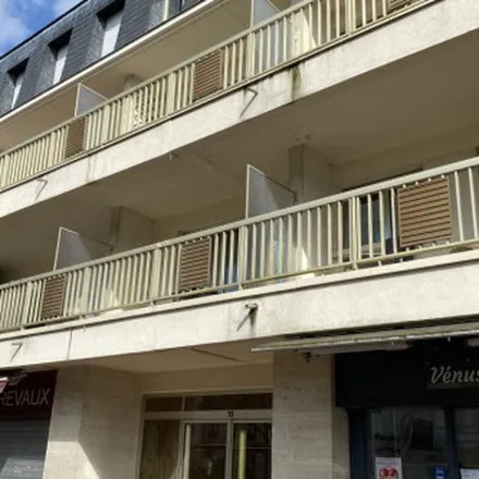 Image 3 - 118 Rue du Connétable, 60500 Chantilly, France - Apartment for rent
