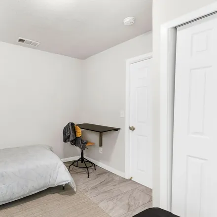 Image 7 - Compton, CA - Apartment for rent