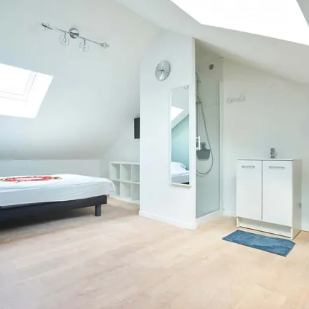 Rent this 1 bed apartment on 11 Rue Jules Guesde in 51100 Reims, France