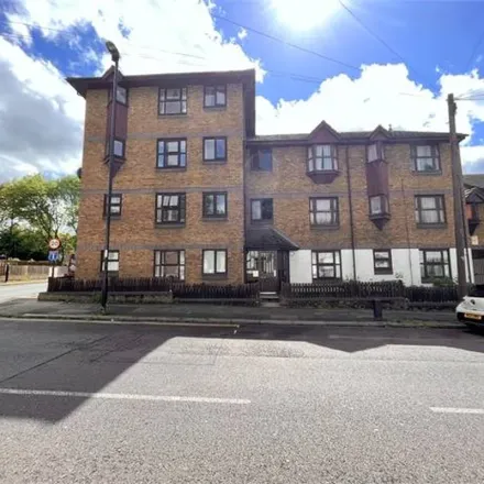 Rent this 2 bed apartment on Courthill Road in London, SE13 6DN