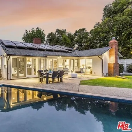 Image 2 - 8070 Briar Summit Drive, Los Angeles, CA 90046, USA - House for sale