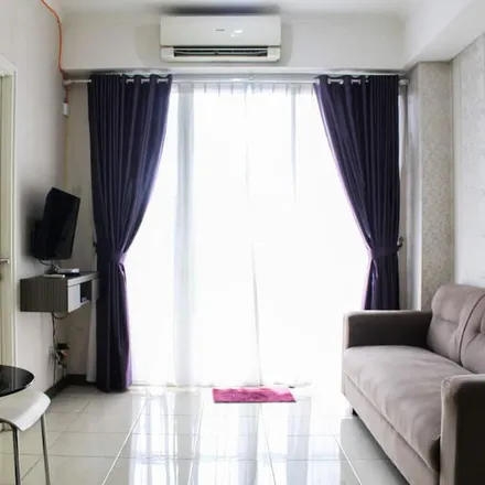 Rent this studio apartment on Oak Floor 3 Unit 1 Jl. Lingkar BaratPanunggangan Timur
