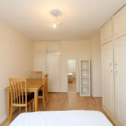 Rent this 5 bed apartment on 14 Jodrell Road in London, E3 2LA
