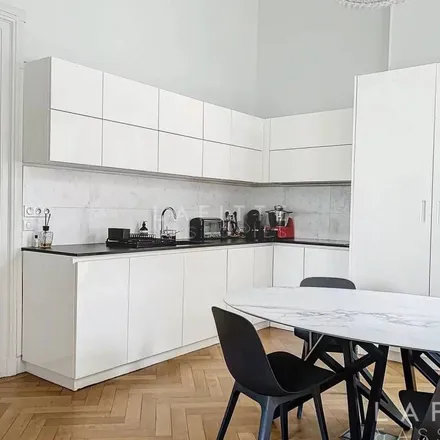 Rent this 4 bed apartment on Promenade Martin Luther King Jr in 33000 Bordeaux, France