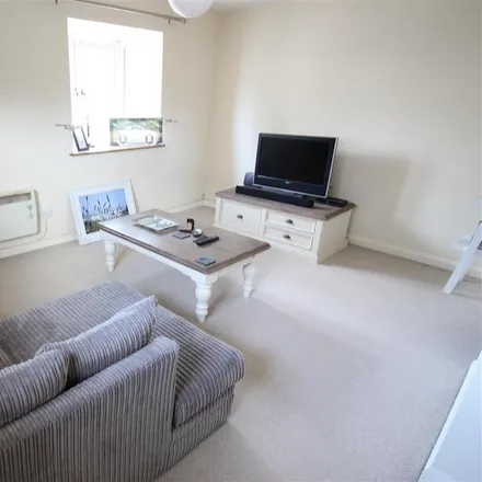 Image 2 - Chalet Hill, Hollywater, GU35 0EF, United Kingdom - Apartment for rent