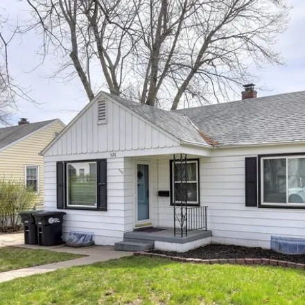 Buy this 3 bed house on 5147 Pierce Street in Omaha, NE 68106