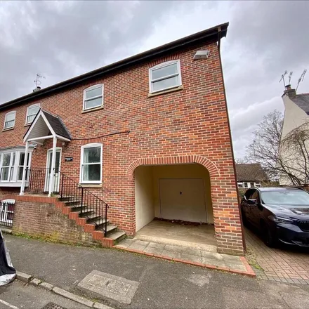 Rent this 5 bed house on Brickfields in London, HA2 0JG